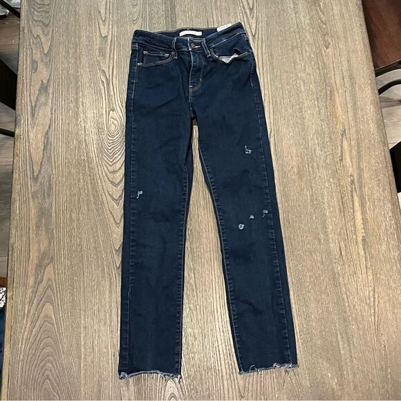 Levi's Mid-Rise Skinny Jeans Dark Wash Size 4 - Picture 1 of 11